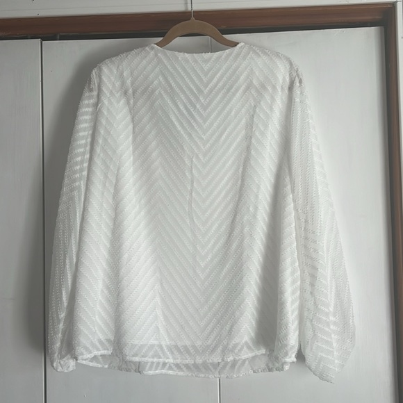 White Womens size XL Cupshe blouse - Picture 3 of 4